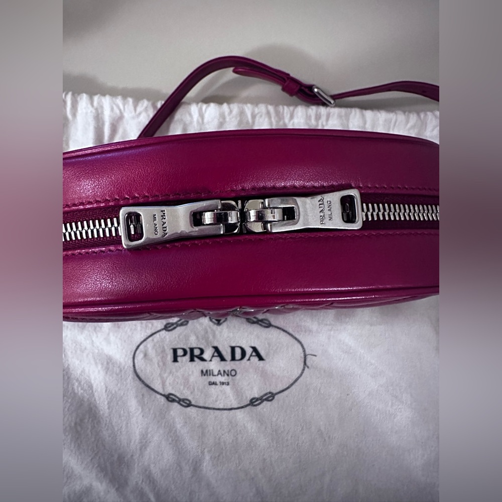 Authentic Prada Red Quilted Leather Shoulder/Crossbody bag-excellent Condition - Picture 2 of 8
